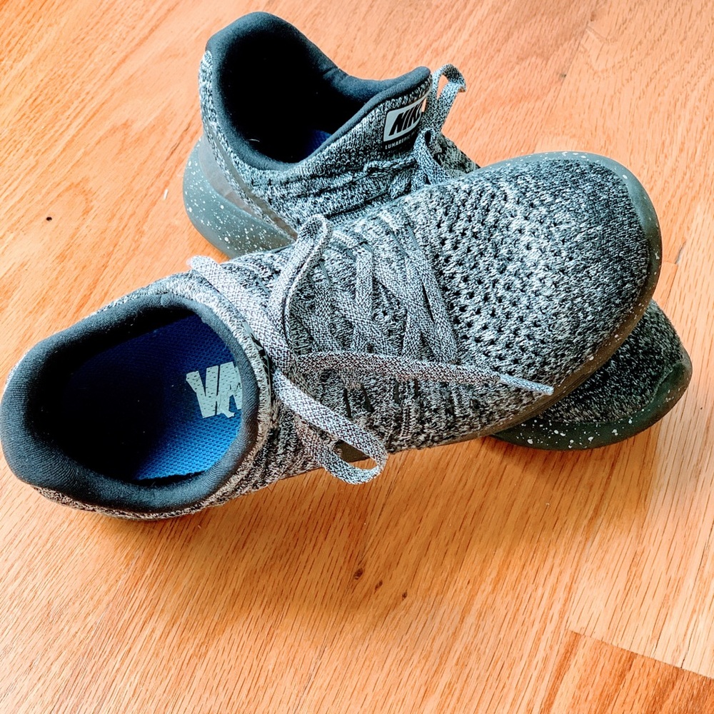 Nikes - Picture 3 of 3
